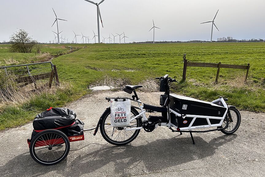 Transport mit dem Lastenrad und Anhänger Transport mit dem Lastenrad und Anhänger